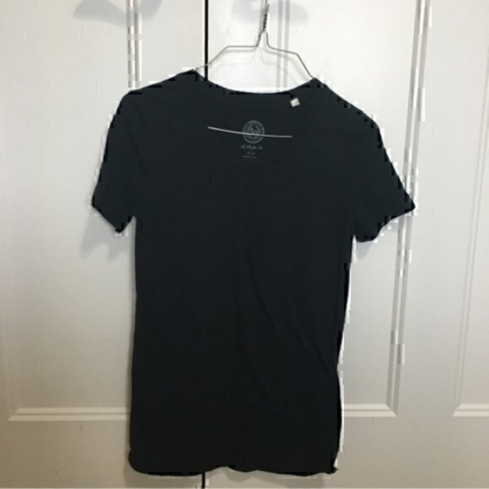 Woman’s size small So fitted black T-shirt